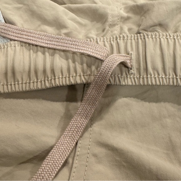 Patagonia Women's M 2.5" Barely Baggies Nylon Shorts Oar Tan Pockets Recycled - Picture 6 of 13